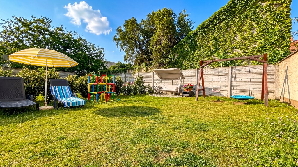 A 110-square-meter private garden for exclusive use